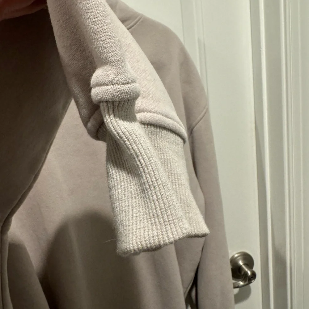 White Fox Hoodie Light Gray Size L/XL - Picture 6 of 14